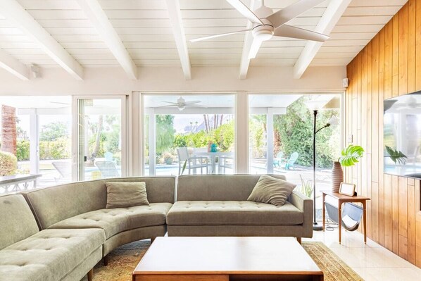 スマートテレビ