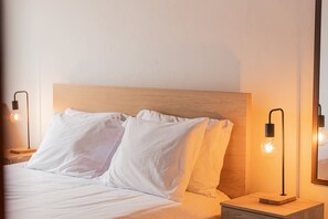 3 bedrooms, desk, iron/ironing board, Internet