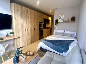 1 Schlafzimmer, Schreibtisch, Bügeleisen/Bügelbrett, kostenloses WLAN
