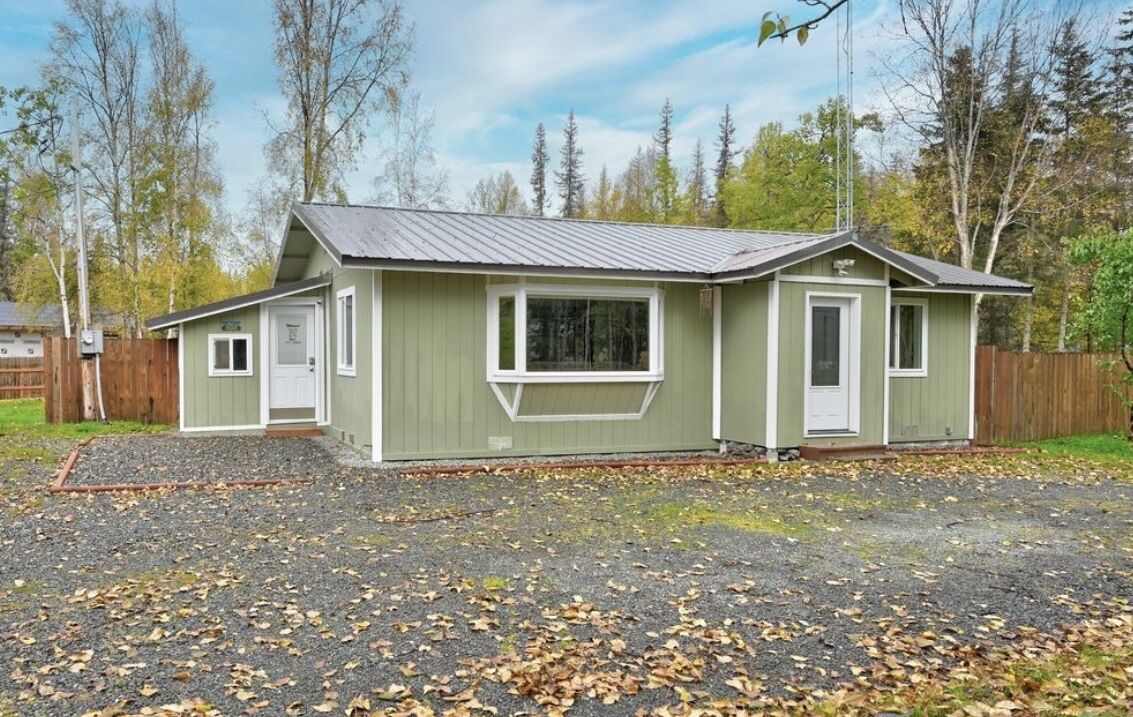 House in Soldotna, quiet and convenient location close to fishing!
