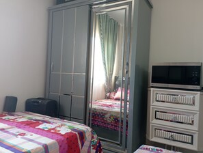 1 bedroom, iron/ironing board, WiFi, bed sheets