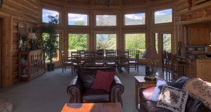 The Lodge. A large but cozy cabin in the beautiful city of Oakley.