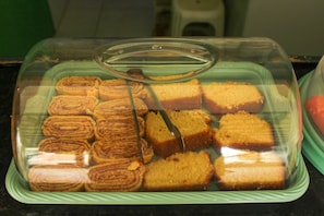 Café da manhã com buffet grátis todos os dias
