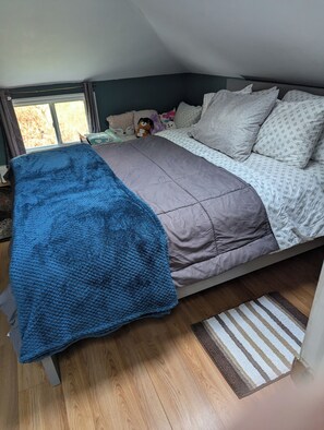 4 Schlafzimmer, Schreibtisch, Bügeleisen/Bügelbrett, WLAN