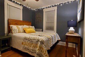 Schreibtisch, Bügeleisen/Bügelbrett, WLAN