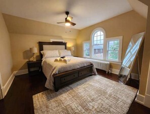 2 bedrooms, WiFi - Cozy Cottage near Hospital & Downtown attractions (Johnstown)