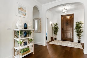 Interior - Chic Downtown Luxury Vacation Home (West Palm Beach,)