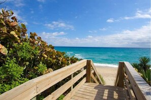 Beach - Chic Downtown Luxury Vacation Home (West Palm Beach,)