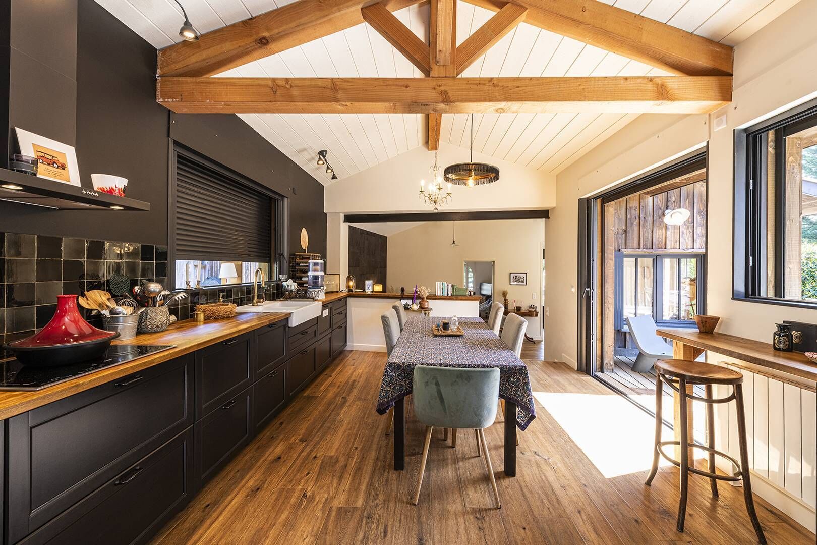 ثلاجة، ميكروويف، فرن، غسالة أطباق