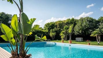 Utomhuspool