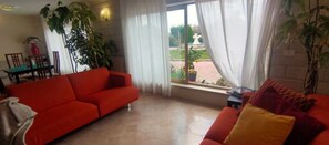 Living area - Villa Franca with pool 10 people  (Caltanissetta)