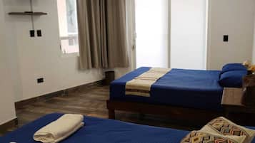 Dilengkapkan perabot secara berasingan, langsir/tirai gelap terus