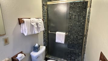 Comfort Double Room, 2 Queen Beds | Bathroom | Eco-friendly toiletries, hair dryer, slippers, towels