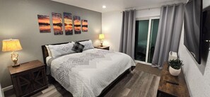 Luxury Room, 1 King Bed | Iron/ironing board, travel crib, free WiFi, bed sheets