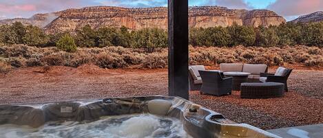 Outdoor spa tub