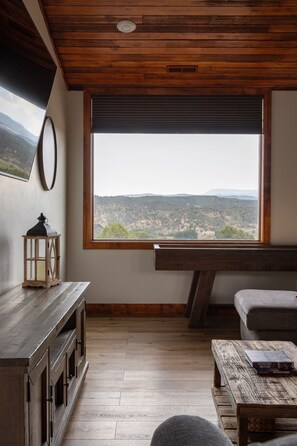 Smart TV, fireplace, books - Sage Meadow Retreat | Private hot tub | Zion NP (Orderville)