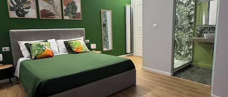 Down duvets, individually decorated, individually furnished, desk