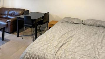 Shared Dormitory, 1 Bedroom, Balcony, Garden View | 1 bedroom