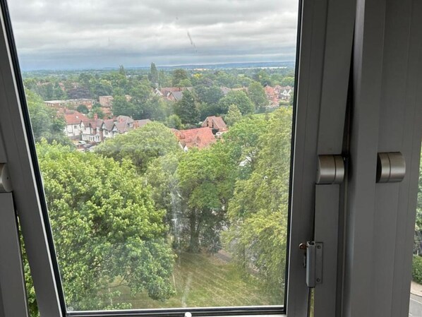 Fælles sovesal - 1 soveværelse - balkon - udsigt til have | Interiør