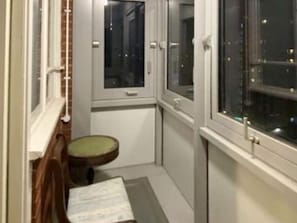 Shared Dormitory, 1 Bedroom, Balcony, Garden View | Bathroom - Room in Apartment - Normanton - Family Room With Balcony (Birmingham)
