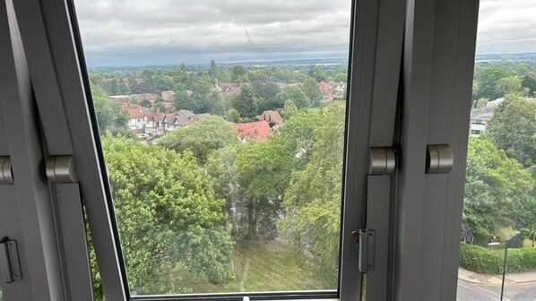 Shared Dormitory, 1 Bedroom, Balcony, Garden View | Interior - Room in Apartment - Normanton - Family Room With Balcony (Birmingham)
