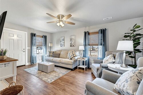 House of Charm! Bike Trails & Walmart HQ