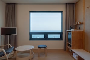 Junior-sviitti | Ylelliset vuodevaatteet, untuvapeitot, memory foam -patjalliset sängyt