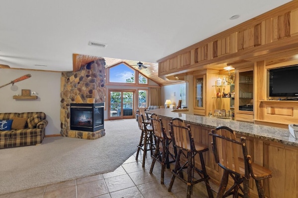 Welcome to Northern Bay C&C Lake House