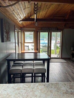Interior - All sport lakefront cottage on Sutherland Lake. (Harrison)