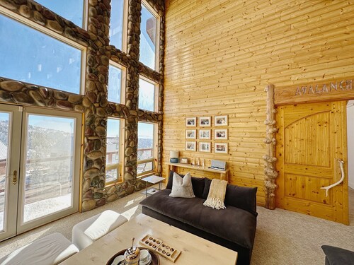 Ski-in/Ski-out Powder Mountain Lodge