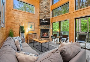 Smart TV, fireplace, video games, foosball - Outdoor Playset | Game Room | Fire Pit | Hot Tub (Broken Bow)