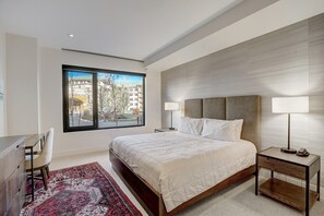 2 slaapkamers, een bureau, een strijkplank/strijkijzer, gratis wifi