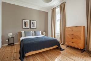 2 habitaciones, tabla de planchar con plancha, wifi y ropa de cama 