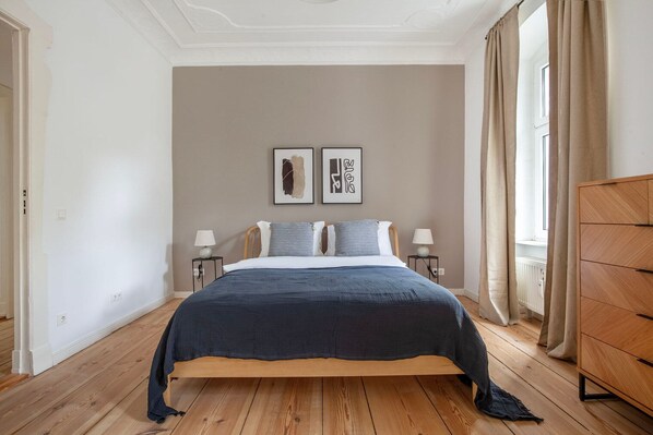 2 bedrooms, iron/ironing board, WiFi, bed sheets - Stellar Kreuzberg 2BR, by Blueground (Berlin)