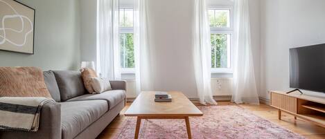 Télévision, chaîne hi-fi