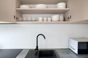 Kühlschrank, Mikrowelle, Ofen, Geschirrspüler