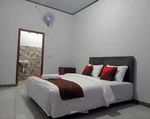 11 bedrooms - twoonehomestay (Kuta)