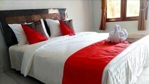 Standard Room, 1 Queen Bed | 11 bedrooms - twoonehomestay (Kuta)
