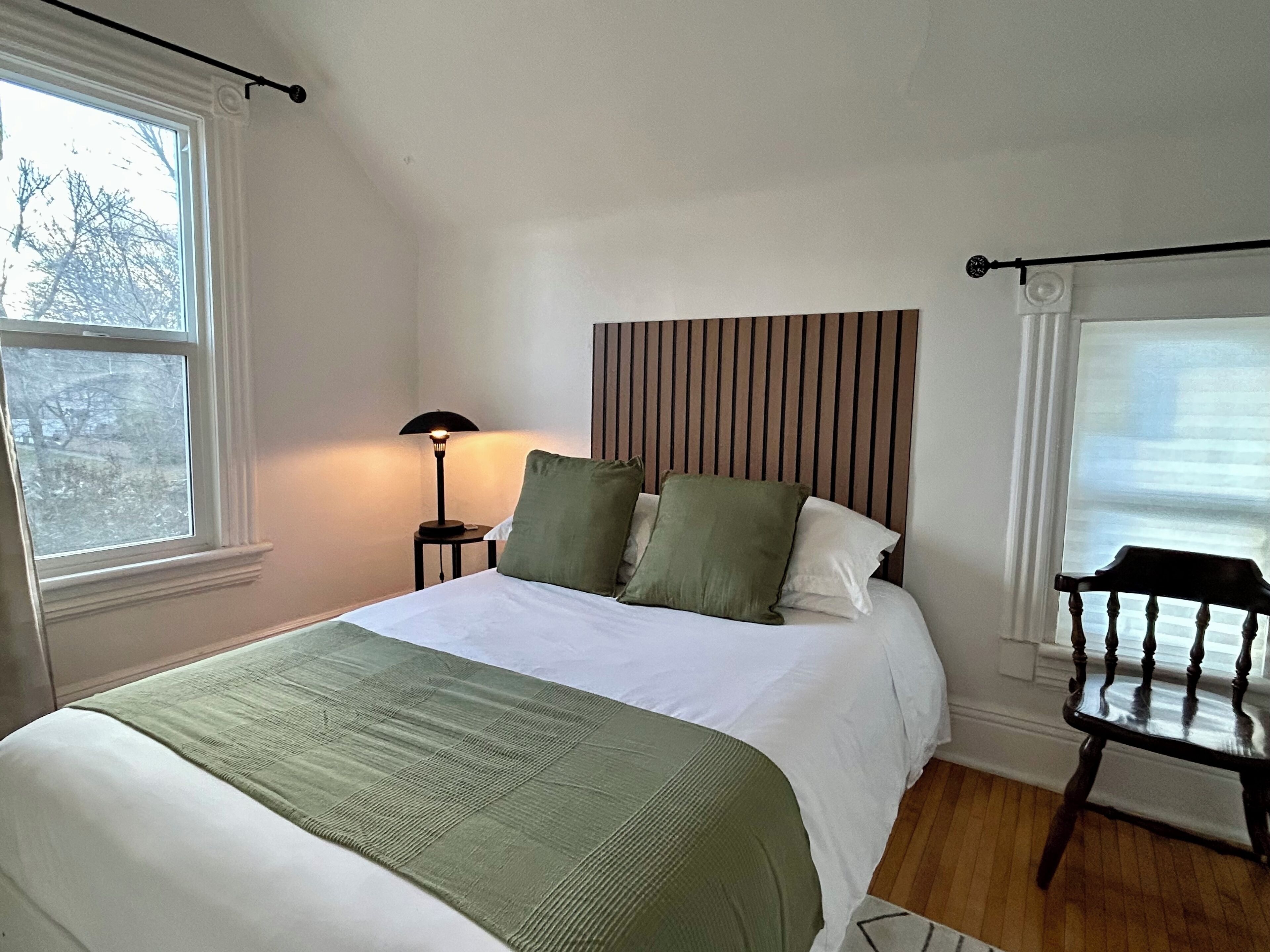 4 عدّة غرف نوم ومكتب ومكواة/لوح كي وواي فاي