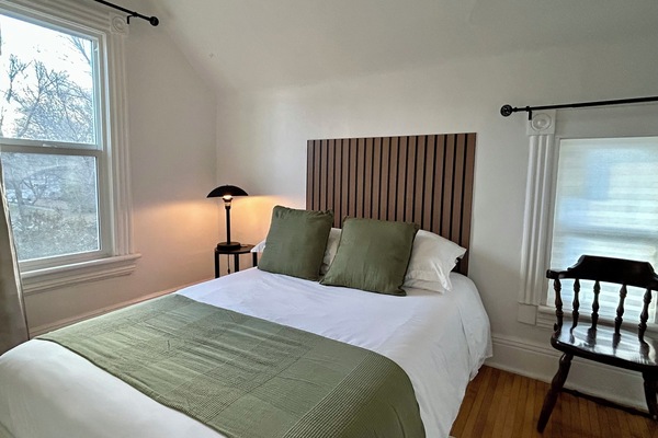 4 habitaciones, escritorio, tabla de planchar con plancha y wifi