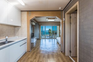 Standard Room | Free WiFi, bed sheets - Sea Eco Beach (Jeju City)
