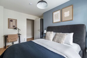 2 habitaciones, tabla de planchar con plancha, wifi y ropa de cama 