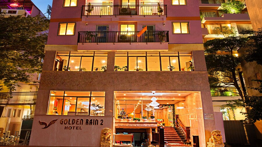 Golden Rain 2 Hotel