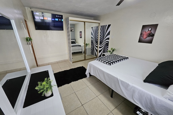 1 slaapkamer, een bureau, wifi