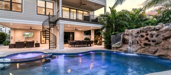 All Oar Nothing | 4800 sqft. Luxury Home! Walk to Lido Beach, Bike to St Armand Circle