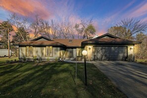 Exterior - Newly Remodeled - Large Cedar Cabin
Close to Lake and Sking (Genoa City)