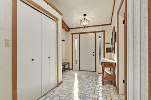 Interior - Newly Remodeled - Large Cedar Cabin
Close to Lake and Sking (Genoa City)