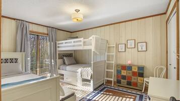 4 chambres, fer et planche à repasser, Wi-Fi, draps fournis