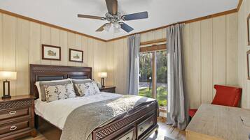 4 bedrooms, iron/ironing board, WiFi, bed sheets