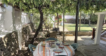 House Sleeps 6-Garden-FreeParking-Bbq-Patio